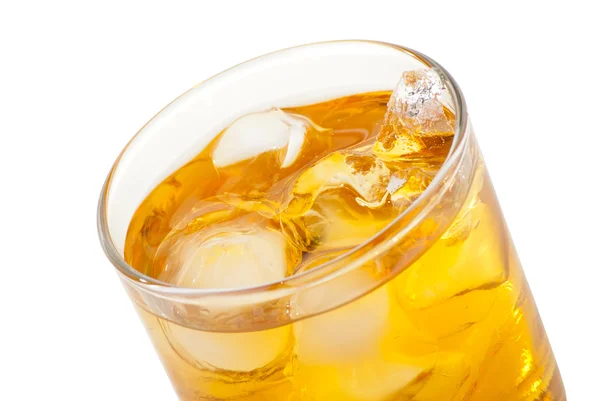 Whisky con hielo. Aislado sobre blanco —  Fotos de Stock