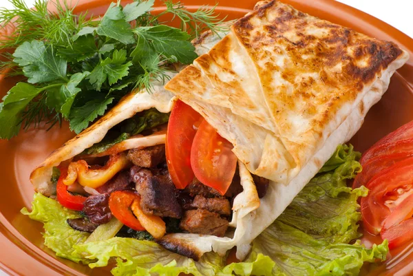 Beef fajitas with peppers and tomato — Stok fotoğraf
