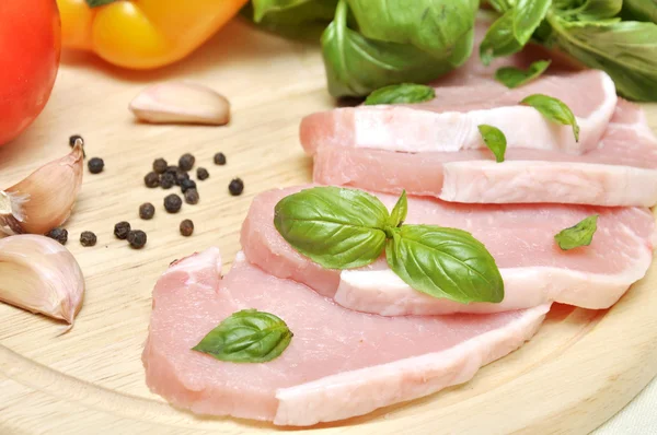 Hús, fűszerek és zöldségek — Stock Fotó
