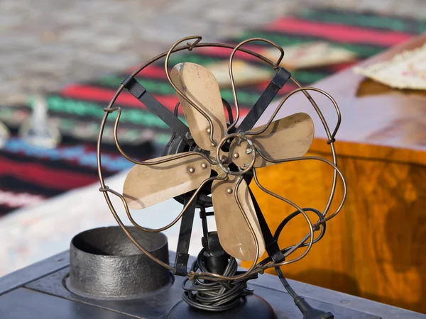 Старый ретро-вентилятор — стоковое фото