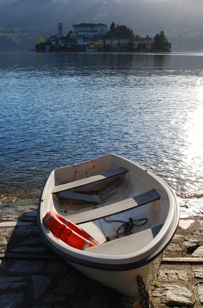 Barco en el muelle — Foto de Stock
