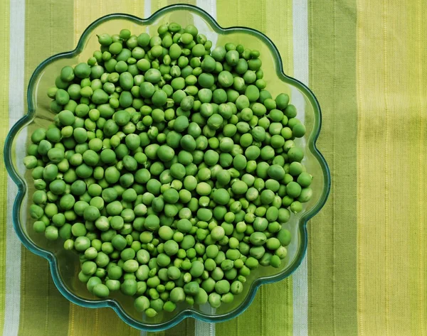 Peas in a bowl — Stock Photo, Image