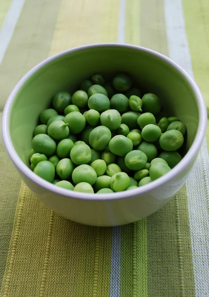鉢の中のエンドウ豆 — ストック写真
