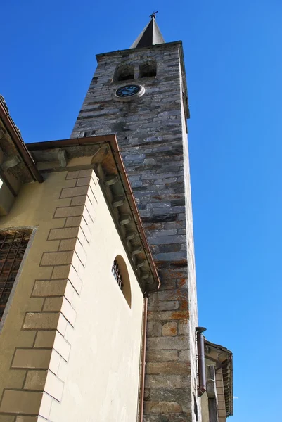 Igreja e torre sino — Fotografia de Stock