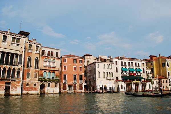 Κατοικίες που βρίσκονται στο μεγάλο κανάλι, Βενετία — Φωτογραφία Αρχείου