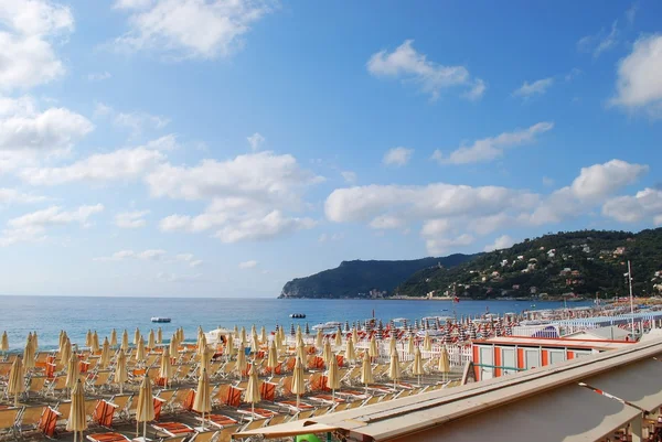 Пляжная панорама, Италия — стоковое фото