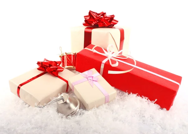 Christmas gift boxes on snow — Stockfoto