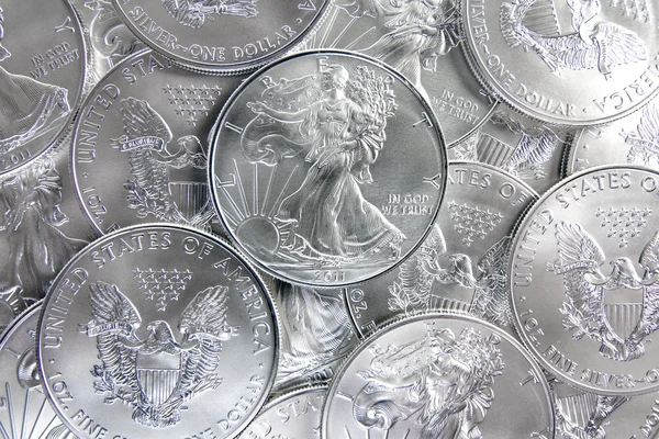 Unzirkulierte amerikanische Silberadlermünzen — Stockfoto