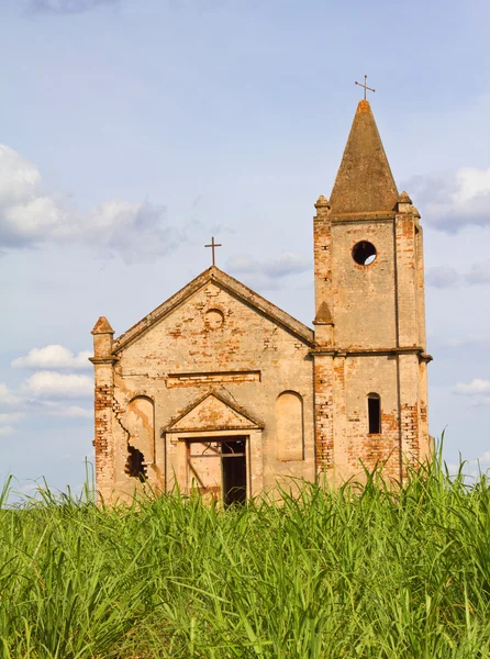 ศพของโบสถ์ที่ถูกทิ้งร้าง — ภาพถ่ายสต็อก