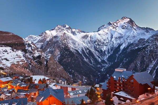 Skigebiet in den französischen Alpen — Stockfoto