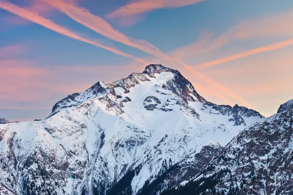 Pic alpin au coucher du soleil — Photo