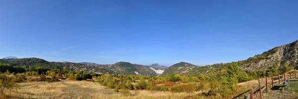Reggio emilia Apeniny panorama z bismantova rock — Zdjęcie stockowe