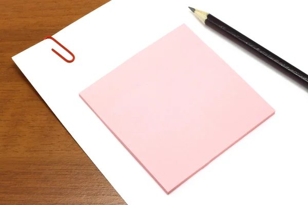 Carta bianca e rosa con matita — Foto Stock
