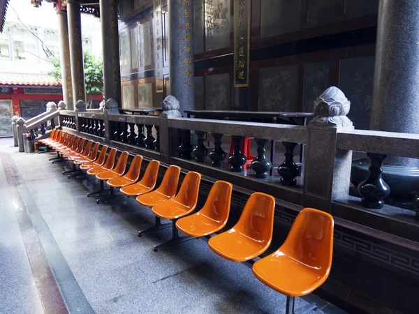Orange outdoor seats — Stockfoto