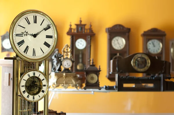 오래 된 고 대 시계 — 스톡 사진