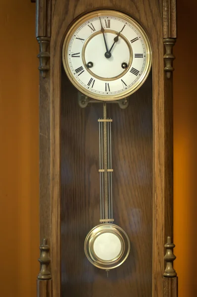 Staré starožitné hodiny — Stock fotografie