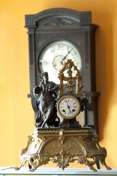 Alte antike Uhr — Stockfoto