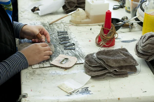Fabrication artisanale de chaussures — Photo