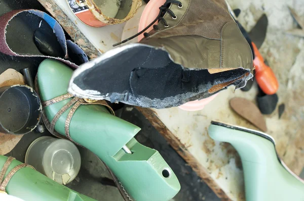 Fabricación hecha a mano de footwear.Unfinished bota — Foto de Stock