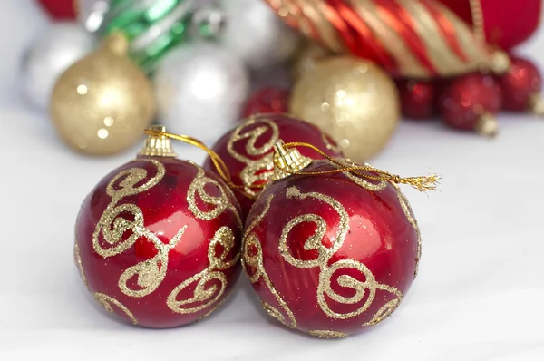 圣诞图案与球和链 — 图库照片
