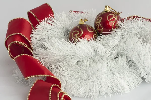 Χριστουγεννιάτικα Μοτίβα με σφαίρες και αλυσίδες — Φωτογραφία Αρχείου