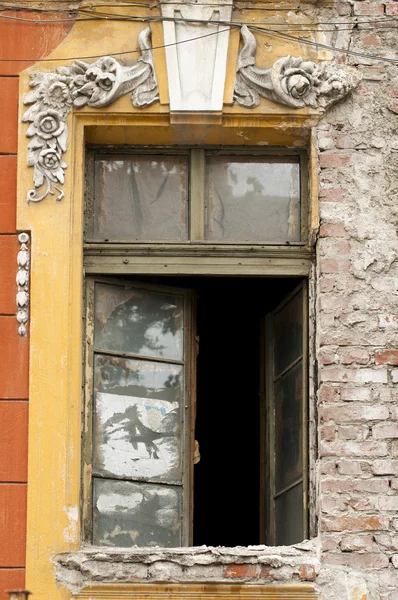 Old window with broken glass — Stock Photo, Image