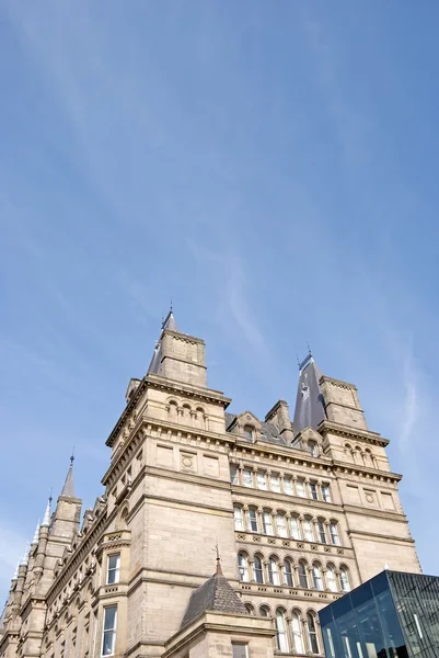 Torenhoge Victoriaanse gebouw — Stockfoto