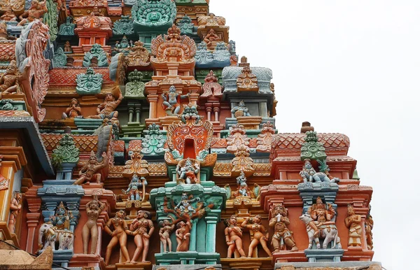 Fragment av det hinduiska templet i staden madurai — Stockfoto