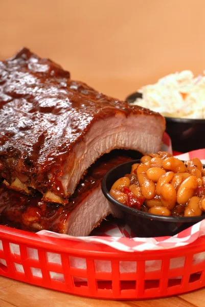 BBQ Ribs with beans and cole slaw — Stock Photo, Image