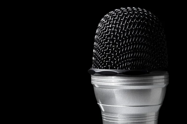 Microfono su sfondo nero — Foto Stock