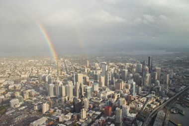 downtown - hava üzerinde çift gökkuşağı