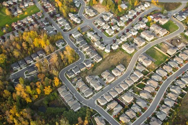 Hügeliges Viertel im Herbst — Stockfoto