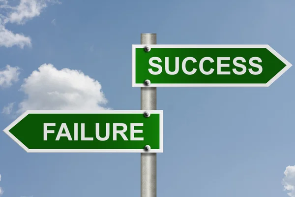 O caminho para o sucesso ou fracasso — Fotografia de Stock
