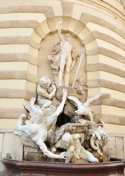 Piękna fontanna w Wiedniu, austria — Zdjęcie stockowe