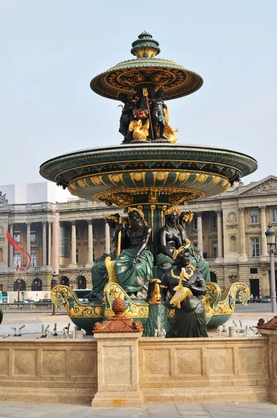 在巴黎的喷泉 — 图库照片