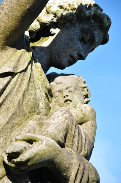 Statue de la Vierge Marie et du bébé Jésus — Photo