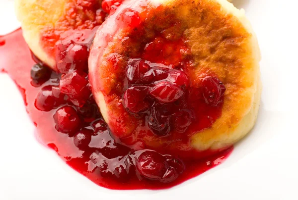 Pancakes with cranberry jam — Stock Photo, Image