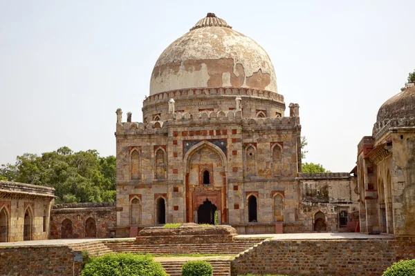 Starożytnych kopuła bara gumbad grób lodi ogrody new delhi Indie — Zdjęcie stockowe