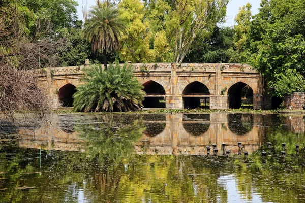Athpula Stone Bridge Reflection Lodi Gardens New Delhi Inde — Photo