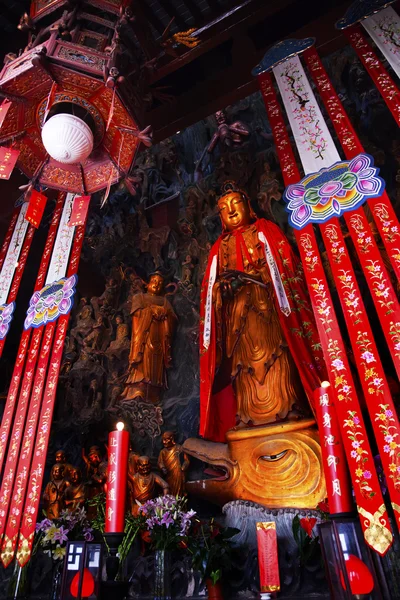 Boeddhistische standbeeld jade buddha tempel jufo si shanghai china — Stockfoto