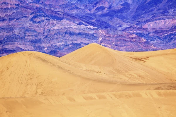 Мескит плоским дюны Грейпвайн горы Долина смерти Национальный ПА — стоковое фото