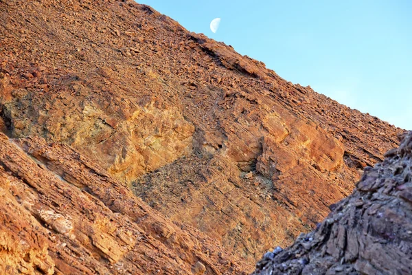 Zlatý kaňon zeď měsíc národního parku death valley v Kalifornii — Stock fotografie