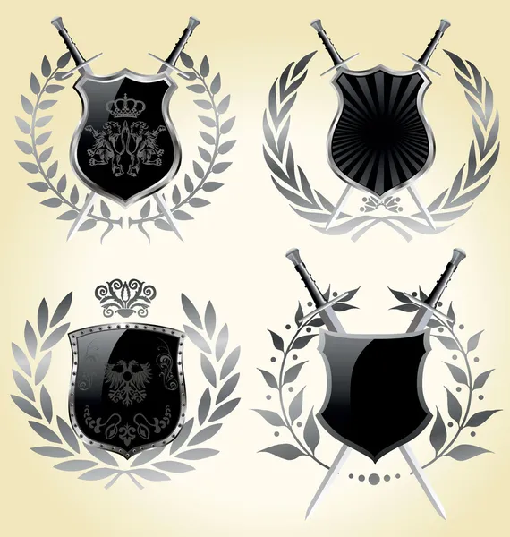 Набір щитів у чотирьох різних формах — стоковий вектор