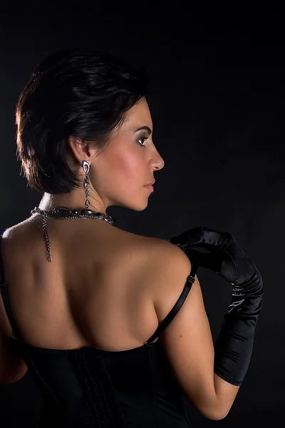 Schönheit Mädchen im schwarzen Kleid 3 — Stockfoto