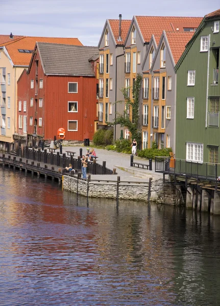 Dřevěné barevné budovy v Trondheimu — Stock fotografie