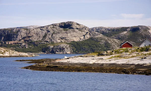 Ilha norueguesa e paisagem fiorde — Fotografia de Stock