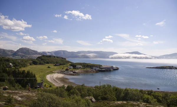 Bela vista da baía norueguesa — Fotografia de Stock