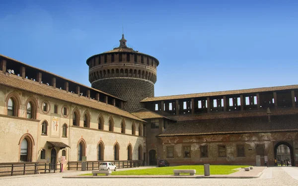 Věž hradu sforzesco v Miláně — Stock fotografie