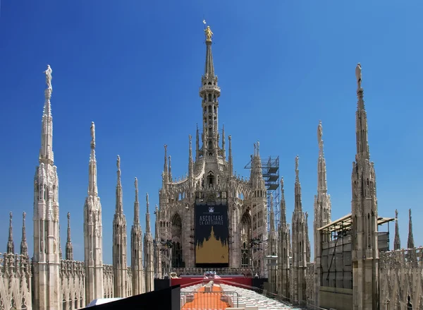 Dach der Kathedrale in Mailand — Stockfoto