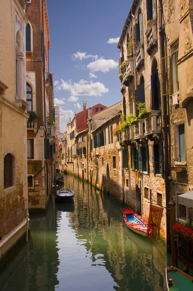 Uitzicht op het kanaal in Venetië — Stockfoto